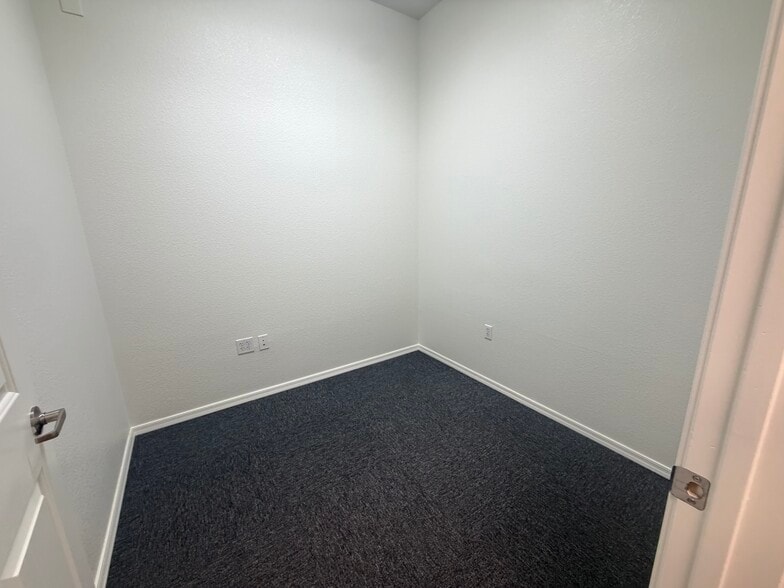 More Photos Of 1515 N Lake Havasu Ave, Lake Havasu City General Retail For Sale