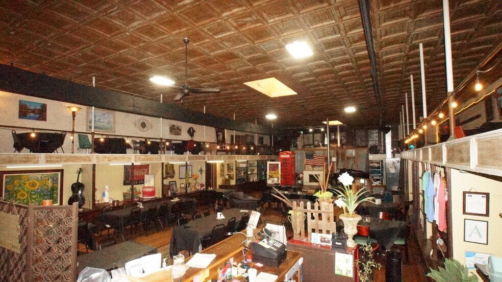 More Photos Of 1027 Jackson Ave, Enid Restaurant For Sale