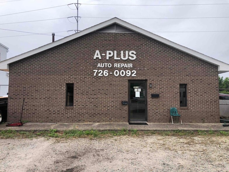 Primary Photo Of 2512 W Pembroke Ave, Hampton Service Station For Sale