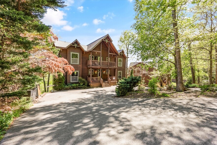 More Photos Of 1960 Blackthorn Trl, Sevierville Specialty For Sale