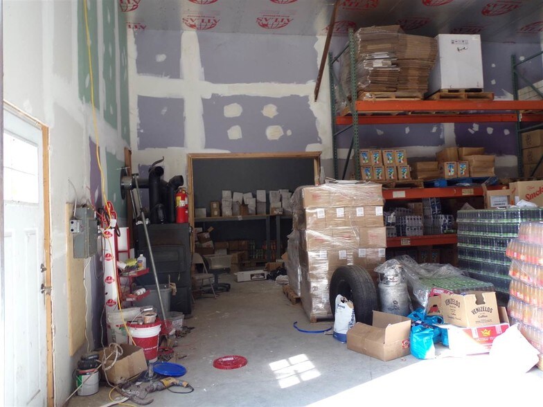 More Photos Of 290 Jeffersonville North Branch Rd, Jeffersonville Warehouse For Lease