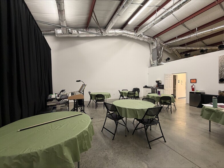 More Photos Of 2020 Independence Commerce Dr, Matthews Flex For Sale