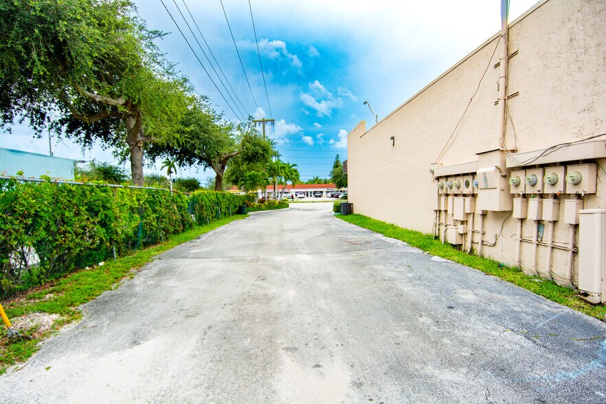 More Photos Of 3355 Lake Worth Rd, Palm Springs Storefront Retail Office For Lease