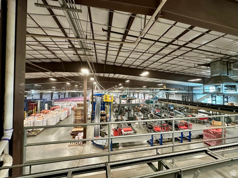 More Photos Of 848 S 2000 W, Syracuse Unknown For Lease