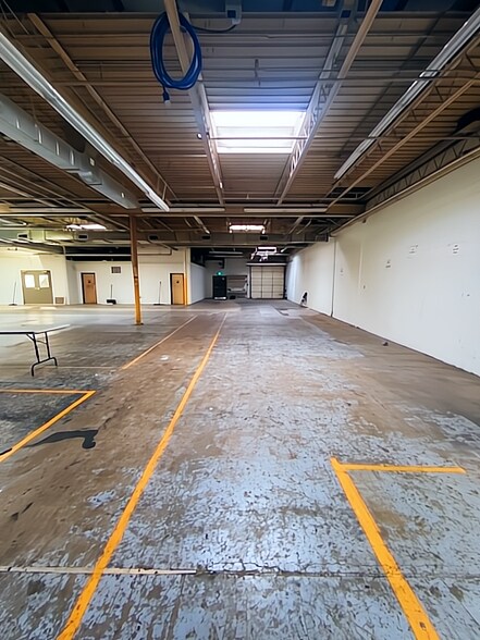 More Photos Of 2400 Industrial Ln, Broomfield Showroom For Lease