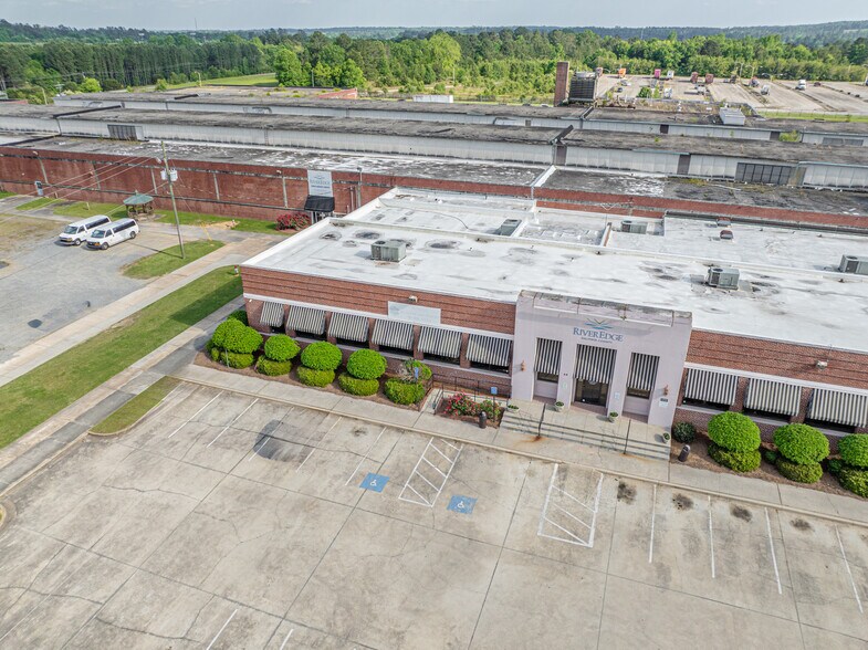 More Photos Of 60 Highway 22, Milledgeville Showroom For Sale