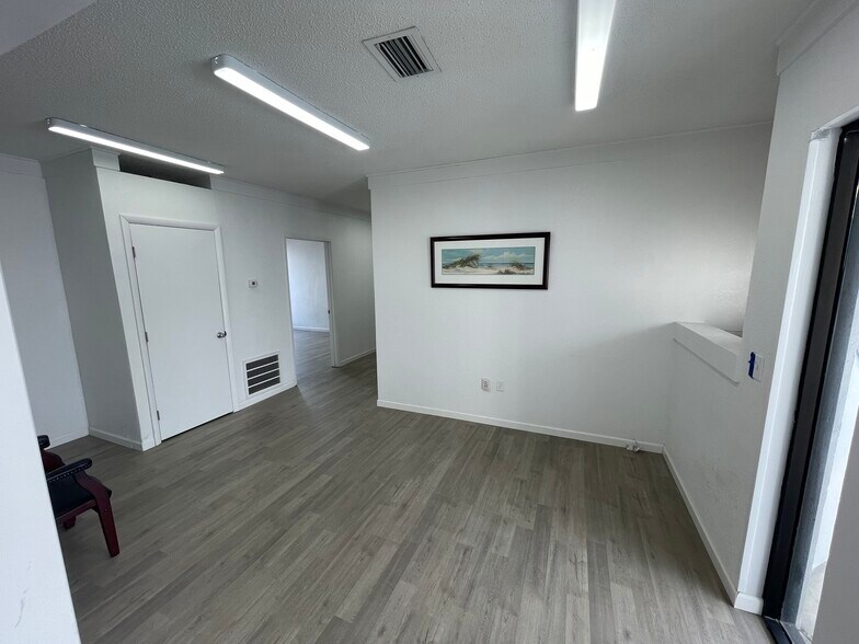 More Photos Of 209 6th Ave, Bradenton Office For Lease