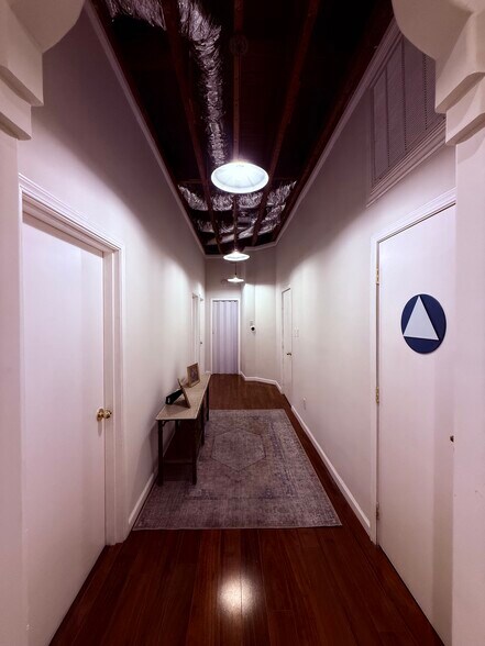More Photos Of 1715 Mariposa Ave, Los Angeles Freestanding For Lease