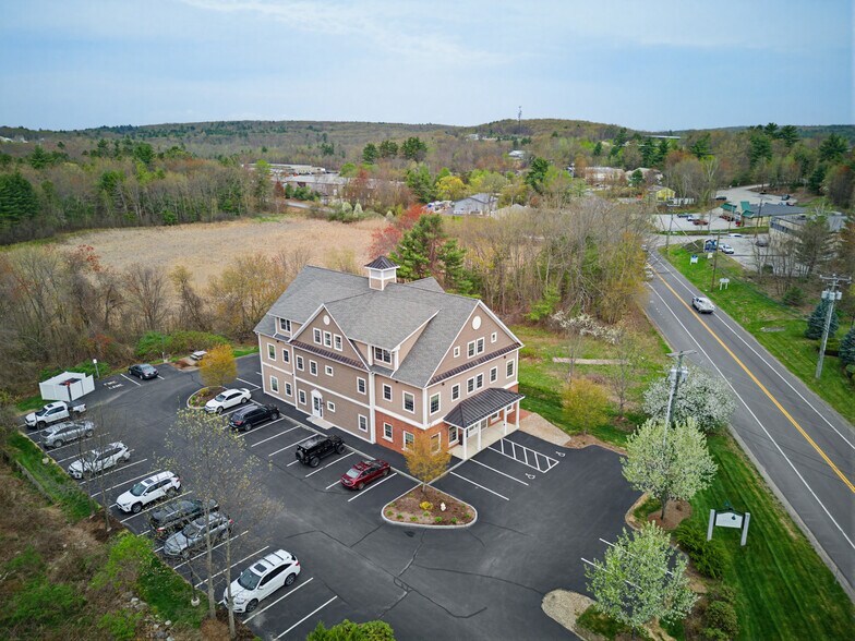 More Photos Of 26 Londonderry Tpke, Hooksett Office For Sale