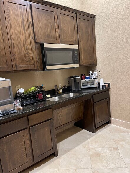 More Photos Of 5899 Preston Rd, Frisco Medical For Lease