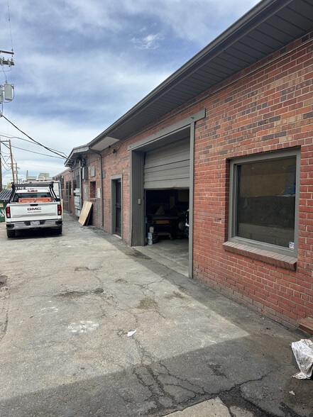 More Photos Of 1275-1279 S Cherokee St, Denver Manufacturing For Sale