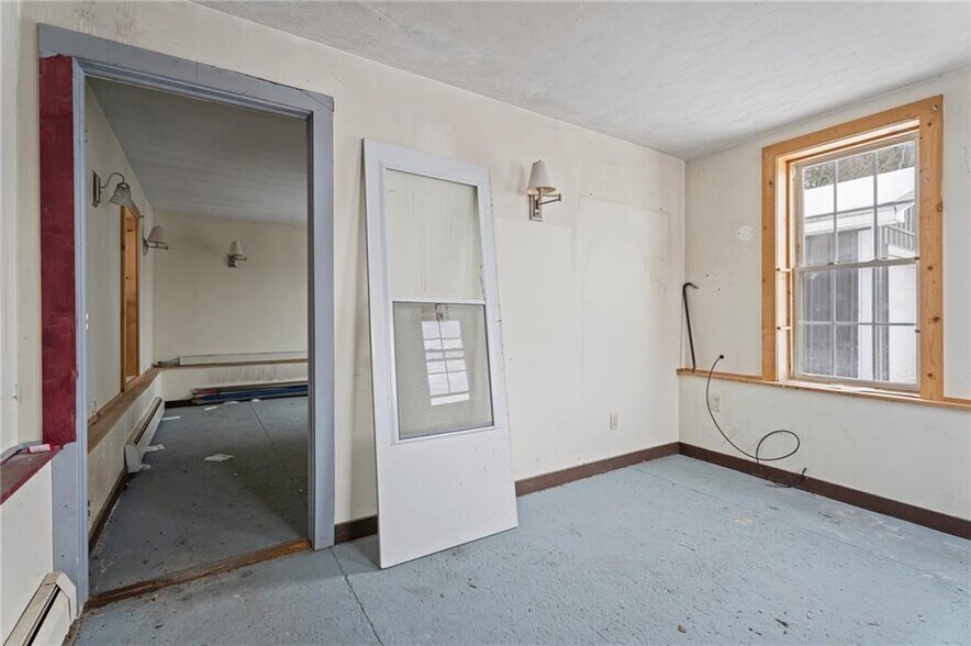 More Photos Of 1016 State Route 13, Cortland Flex For Sale