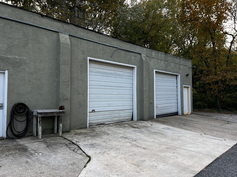 More Photos Of 2712 Sparrows Point Rd, Baltimore Light Manufacturing For Sale