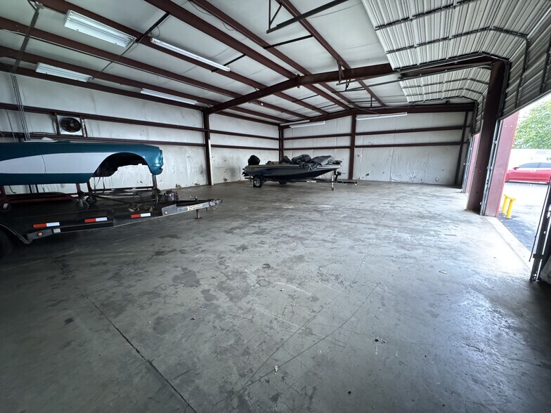 More Photos Of 1190 Constitution Blvd, Rock Hill Flex For Lease