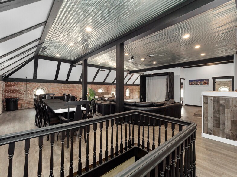 More Photos Of 200 Lincoln Ave, Pittsburgh Storefront Retail Office For Lease