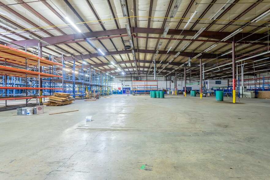 Primary Photo Of 302 W Cherokee St, LaFayette Warehouse For Sale