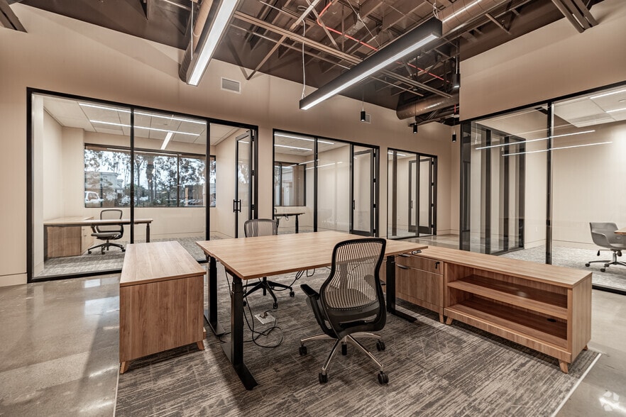 More Photos Of 200 E Baker St, Costa Mesa Loft Creative Space For Sale