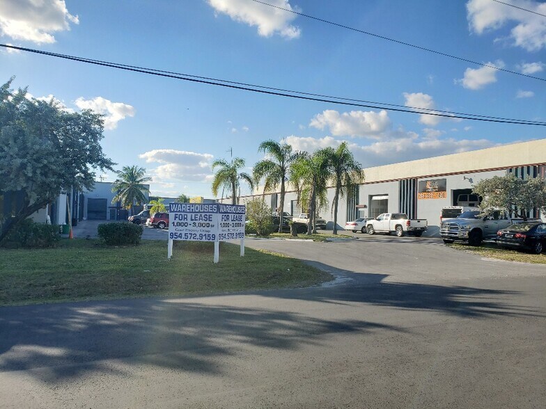 More Photos Of 2601-2621 NW 17th Ln, Pompano Beach Warehouse For Lease