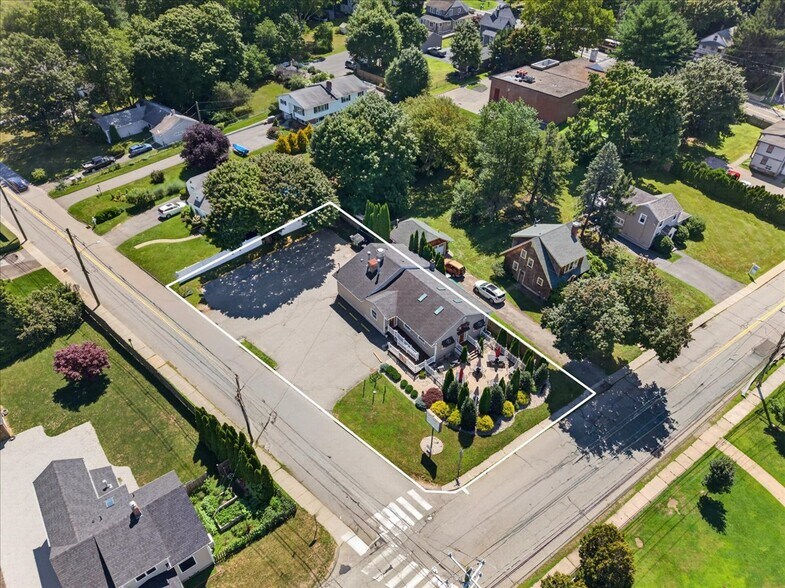 More Photos Of 11 E Pattagansett Rd, Niantic Restaurant For Sale