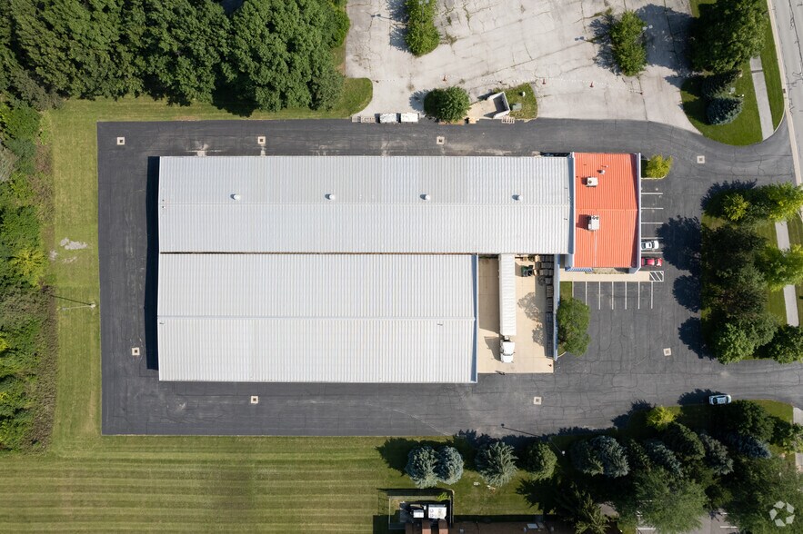 More Photos Of 3510 Briarfield Blvd, Maumee Distribution For Lease