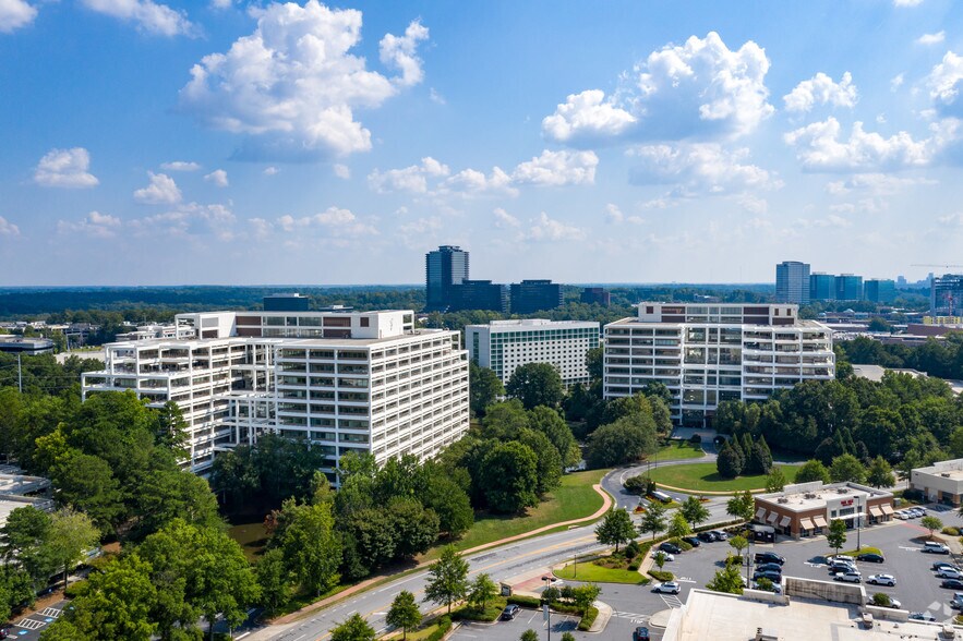 More Photos Of 400 Perimeter Center Ter, Atlanta Unknown For Lease