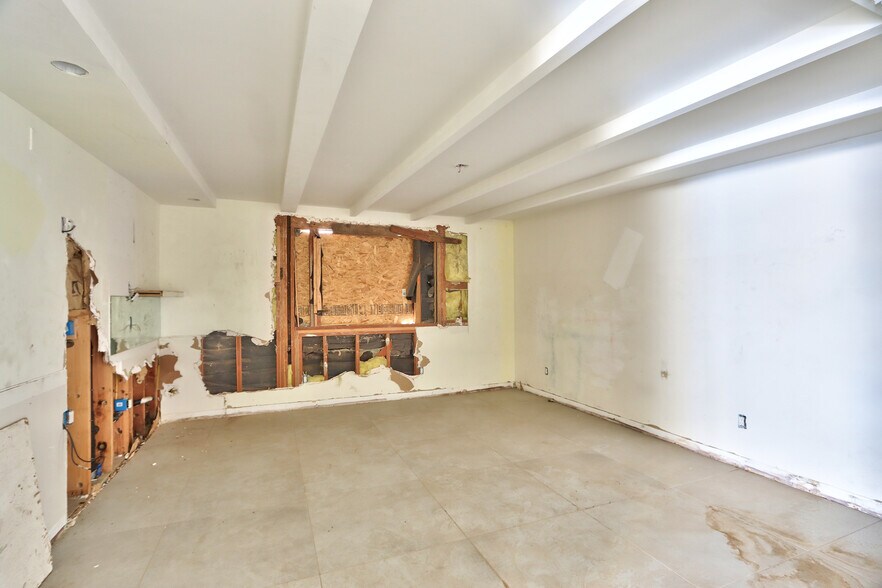 More Photos Of 2249 N Palm Canyon Dr, Palm Springs Hotel For Sale