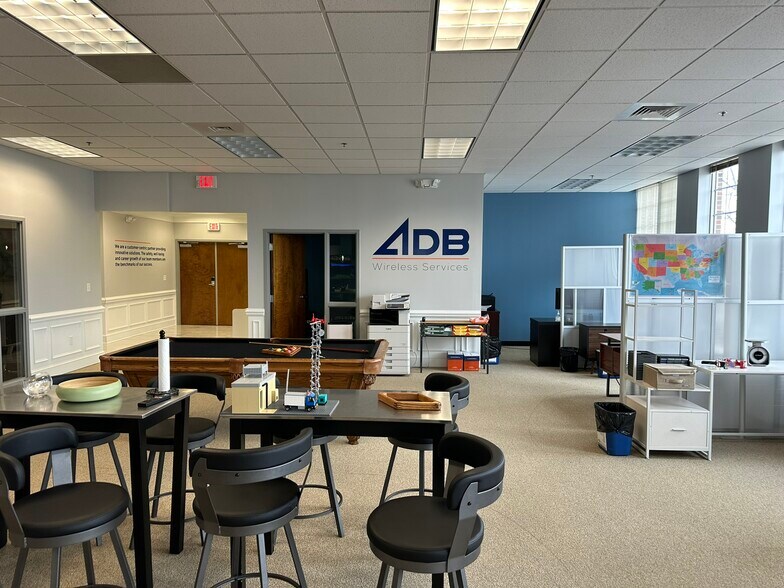 More Photos Of 16740 Birkdale Commons Pky, Huntersville Office Residential For Lease