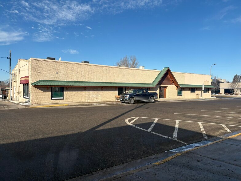 More Photos Of 601 Minnesota Ave, Walker General Retail For Lease