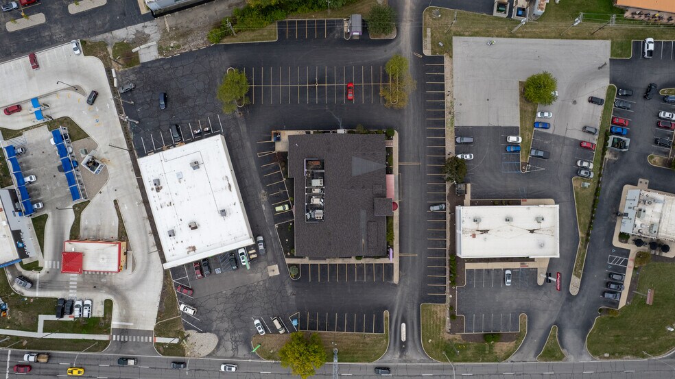 More Photos Of 930 E Coliseum Blvd, Fort Wayne Restaurant For Sale