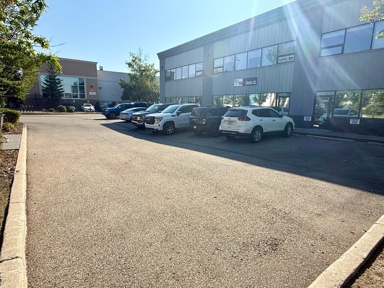 More Photos Of 4351 104th Ave SE, Calgary Warehouse For Sale