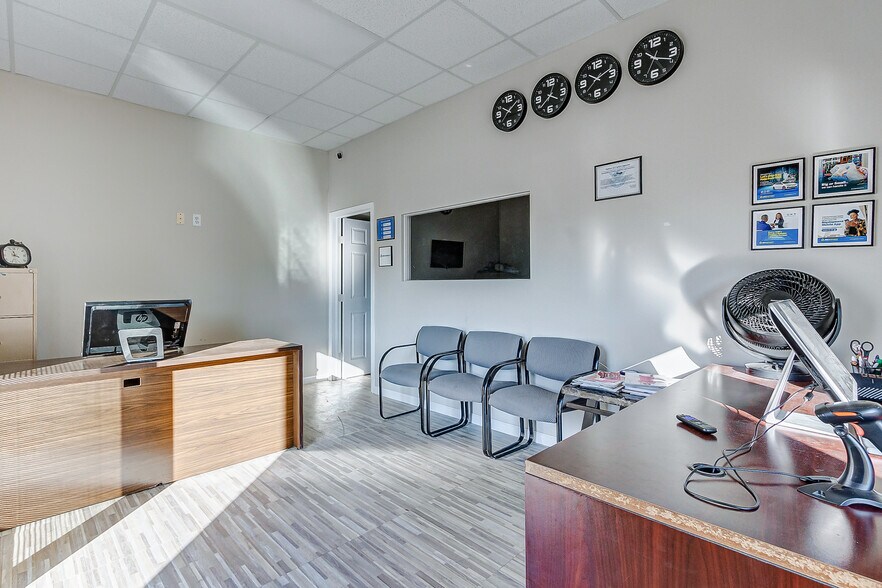 More Photos Of 1631 Highway 6 S, Houston Warehouse For Lease