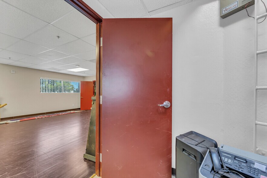 More Photos Of 515 Michigan Blvd, West Sacramento Medical For Sale