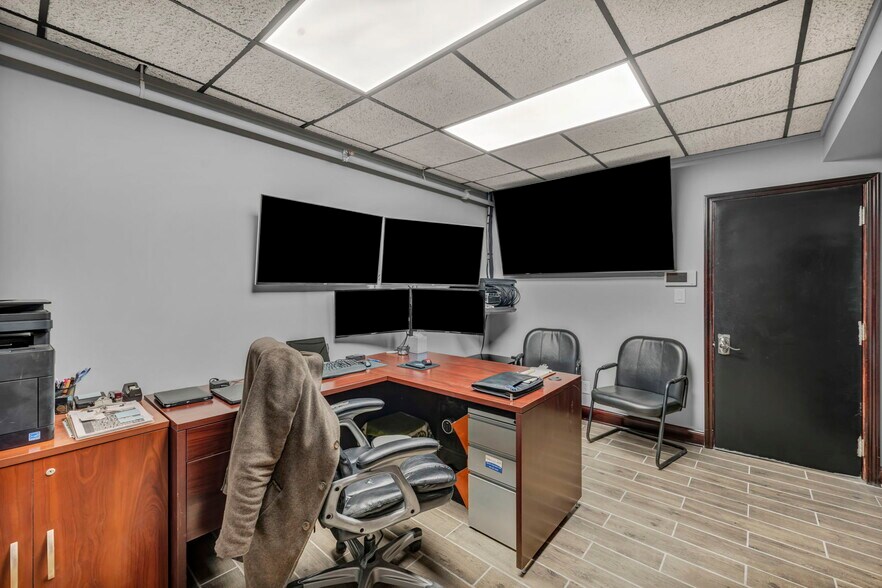 More Photos Of 1025 E Fifth Ave, Columbus Warehouse For Lease