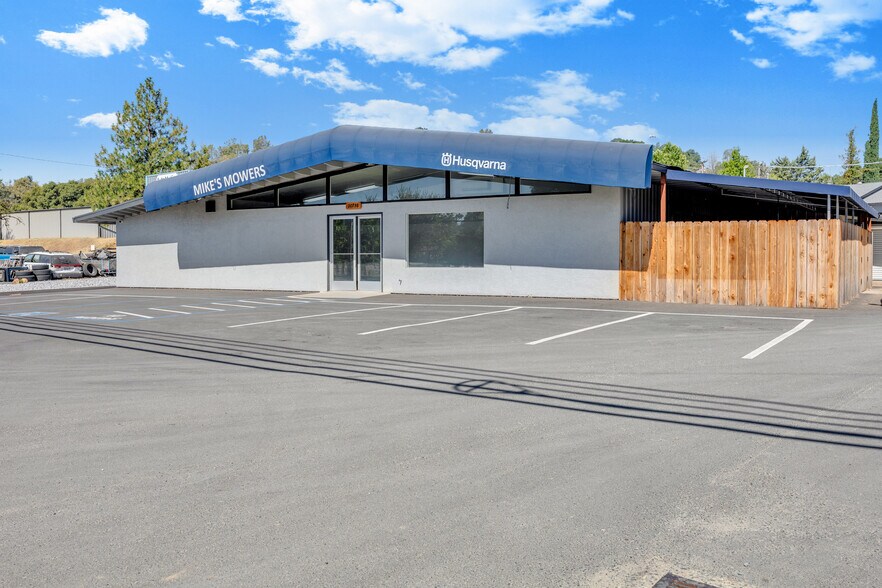 More Photos Of 20736 Longeway Rd, Sonora General Retail For Lease