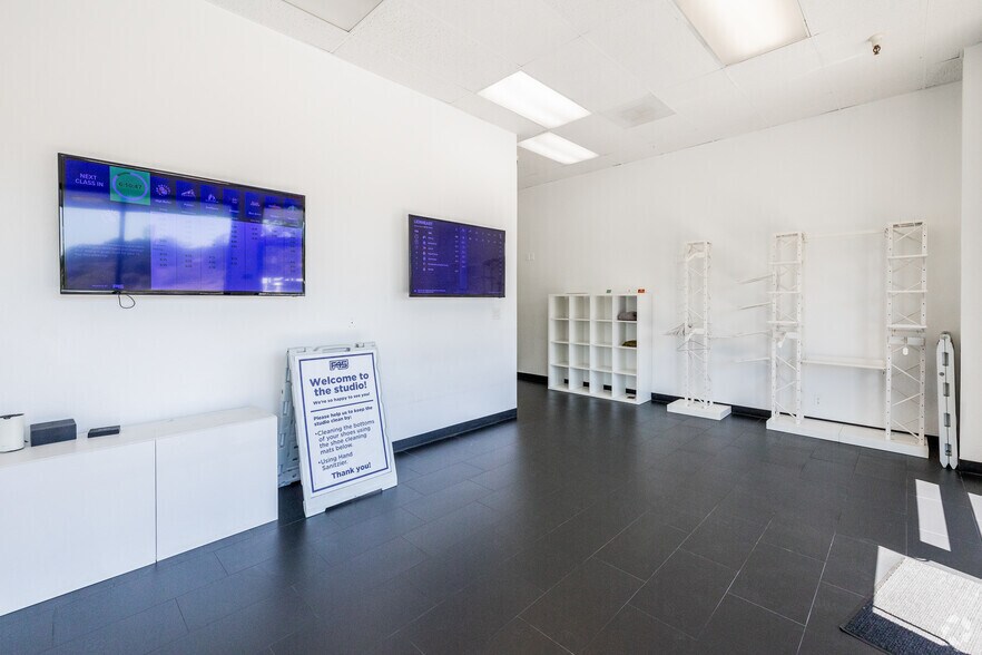 More Photos Of 3565-3589 Industrial Dr, Santa Rosa Unknown For Lease