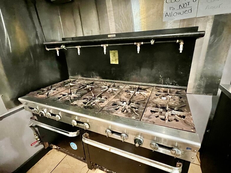 More Photos Of 5400 E 12th St, Kansas City Freestanding For Sale