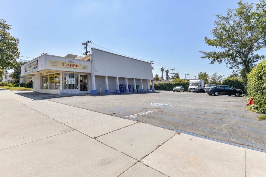 More Photos Of 1412 E Wilson Ave, Glendale Freestanding For Sale
