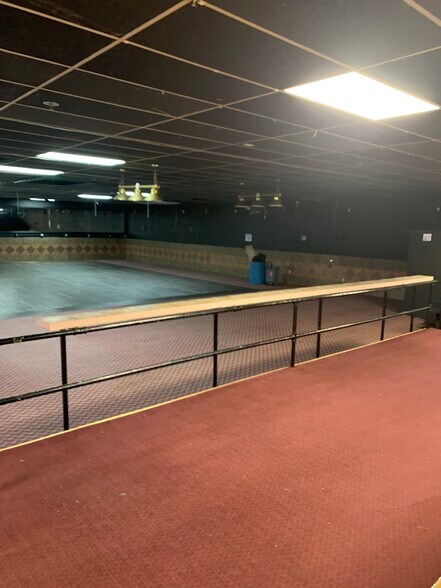 More Photos Of 1570 Lancaster Dr NE, Salem Unknown For Lease