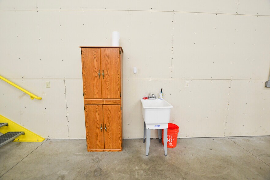 More Photos Of 113 Gulf Stream dr, Lewistown Service For Sale