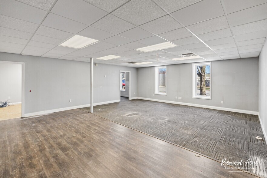 More Photos Of 124 E River St, Momence Warehouse For Sale