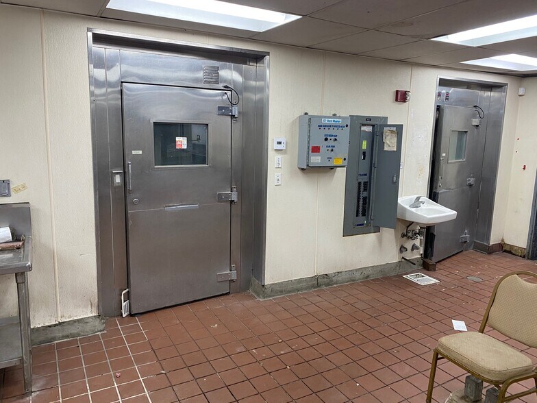 More Photos Of 817-821 Hausten St, Honolulu Restaurant For Lease