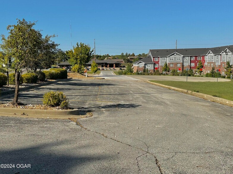 More Photos Of 2702 Cunningham Ave, Joplin Medical For Lease