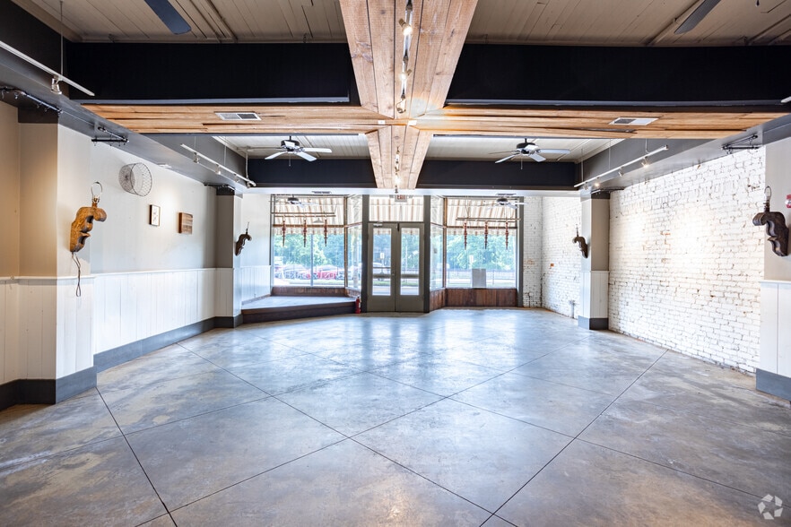 More Photos Of 3840 Highway 42, Locust Grove Restaurant For Sale