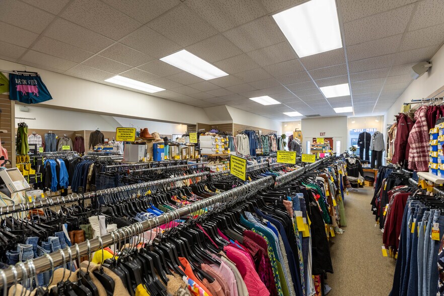 More Photos Of , Sauk Centre General Retail For Sale