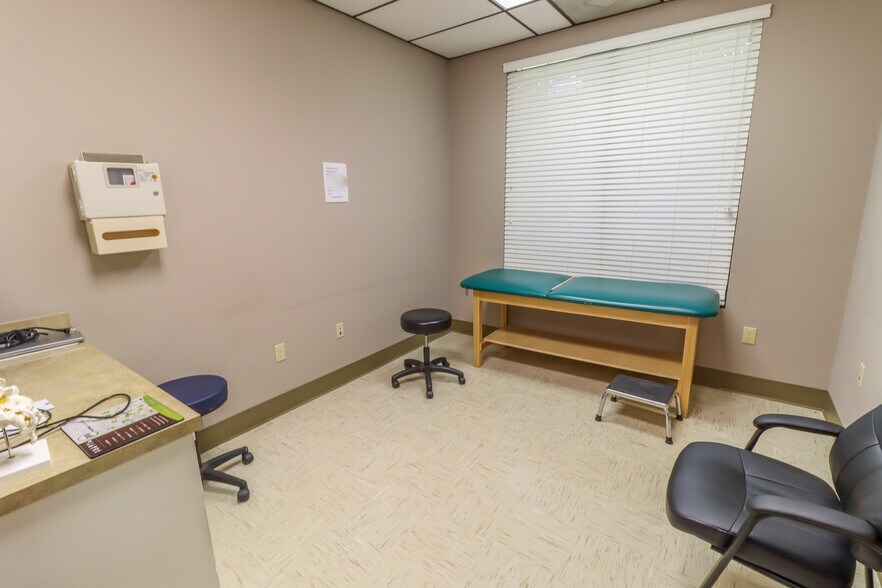 More Photos Of 3410 Sunset Blvd, West Columbia Medical For Lease