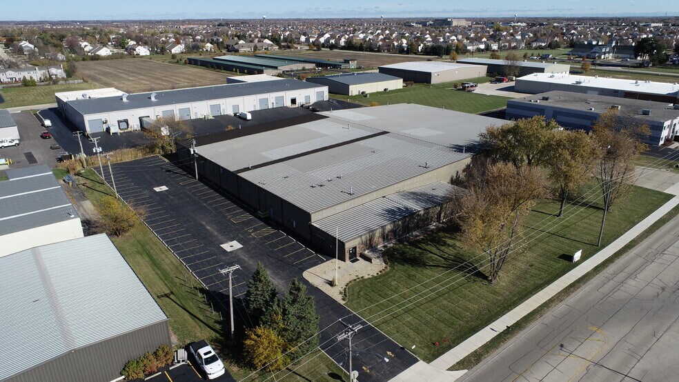 More Photos Of 11220 E Main St, Huntley Manufacturing For Sale