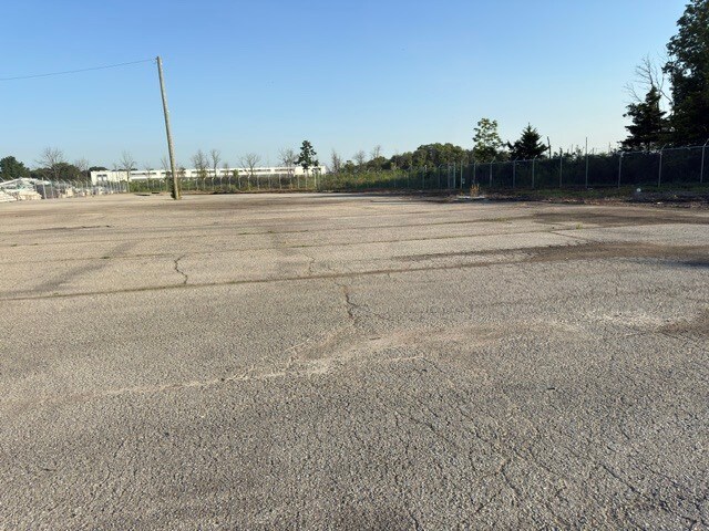 More Photos Of 6702 Enterprise Dr, Louisville Land For Lease