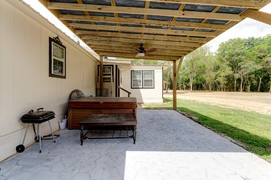 More Photos Of 4388 County Road 197, Alvin Specialty For Sale