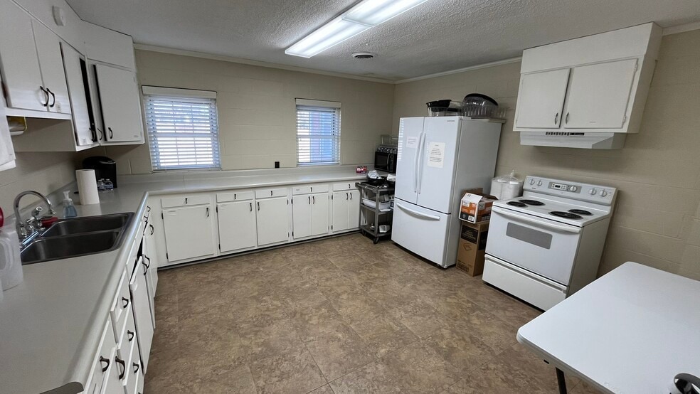 More Photos Of 3898 Kernersville Rd, Winston-Salem Specialty For Sale