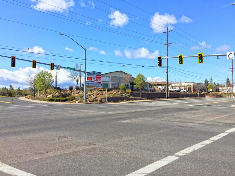 More Photos Of 2276 SW Highland Ave, Redmond Unknown For Lease